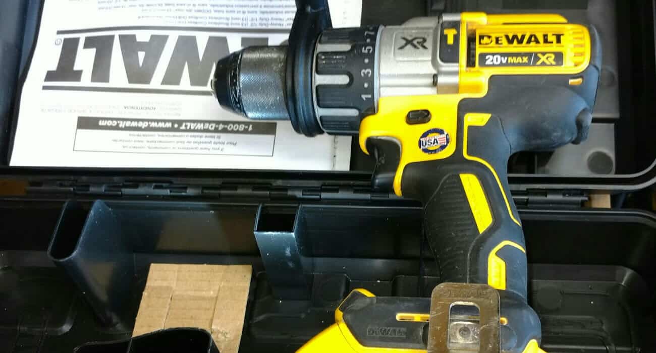 Difference between a online brushless drill