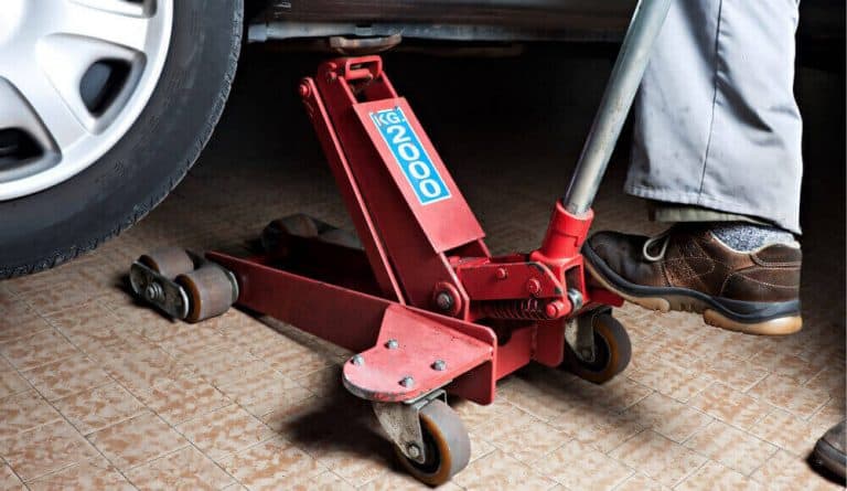 How Does A Hydraulic Pallet Jack Work